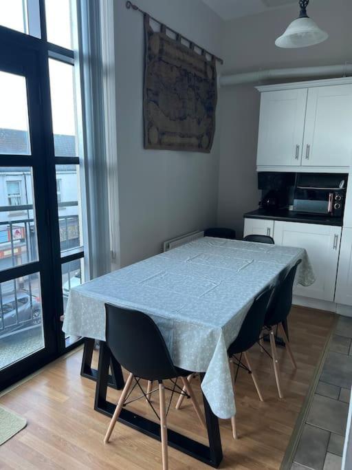 High Quality 2 Bedroom Town Centre *