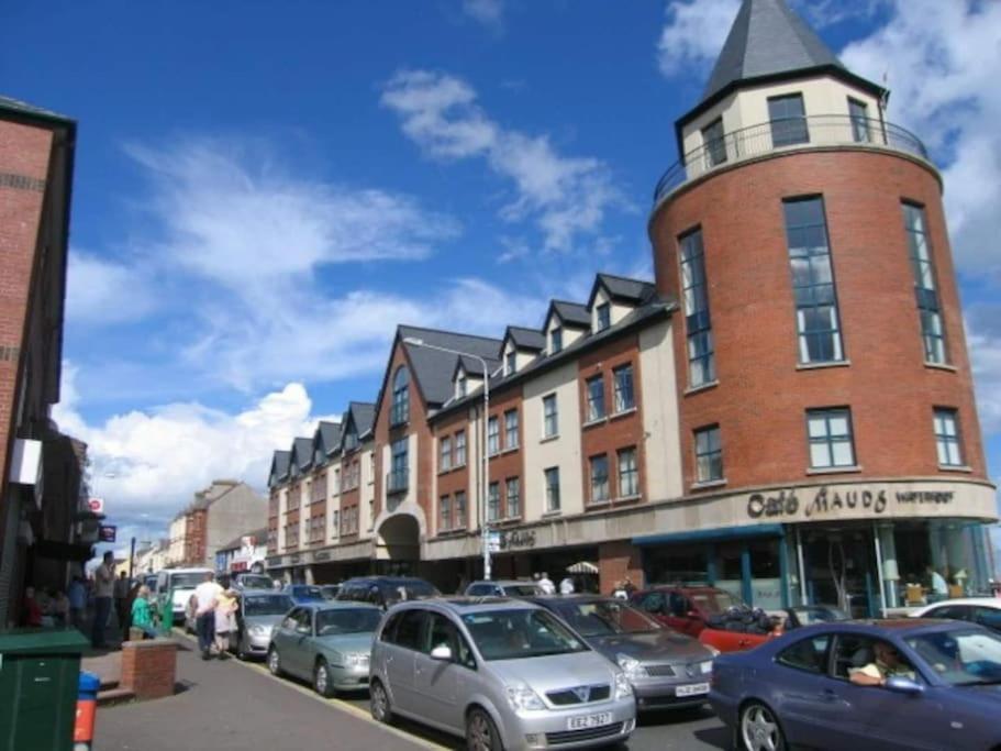 Apartment High Quality 2 Bedroom Town Centre