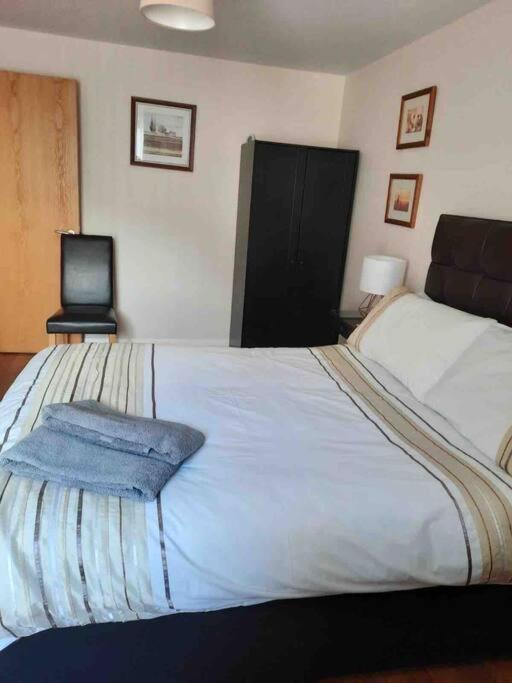 High Quality 2 Bedroom Town Centre Apartment
